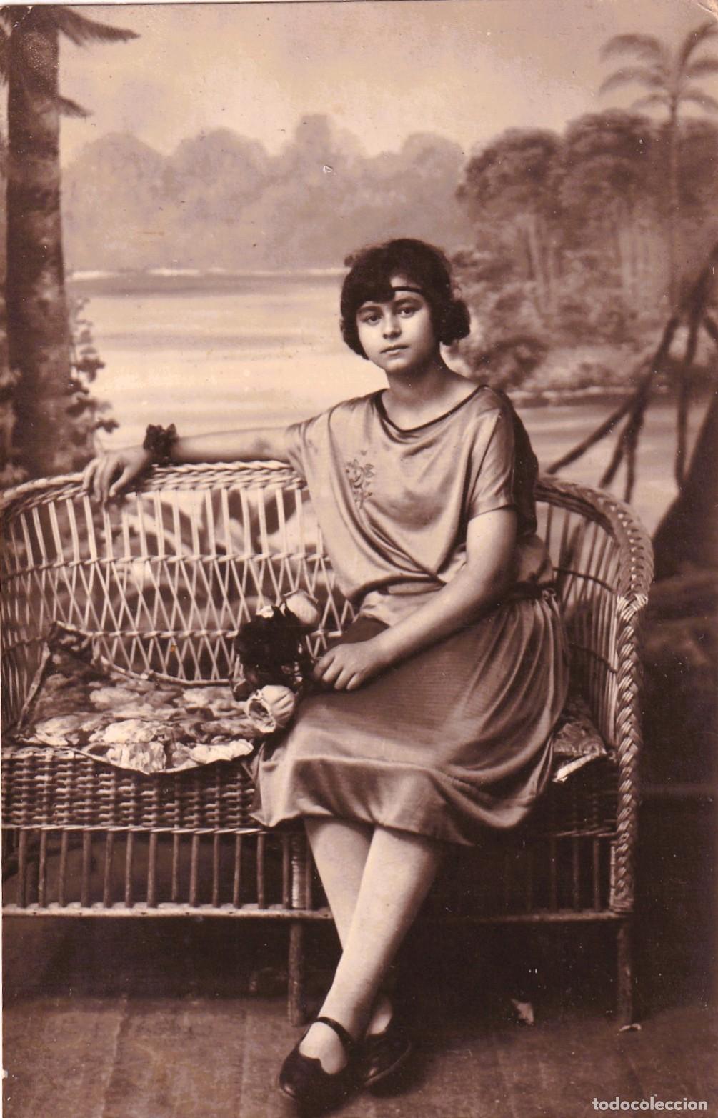 Fotograf&iacute;a antigua: Fotograf&iacute;a de estudio de una joven uruguaya, a&ntilde;os 20. Excelente calidad de revelado - CLC