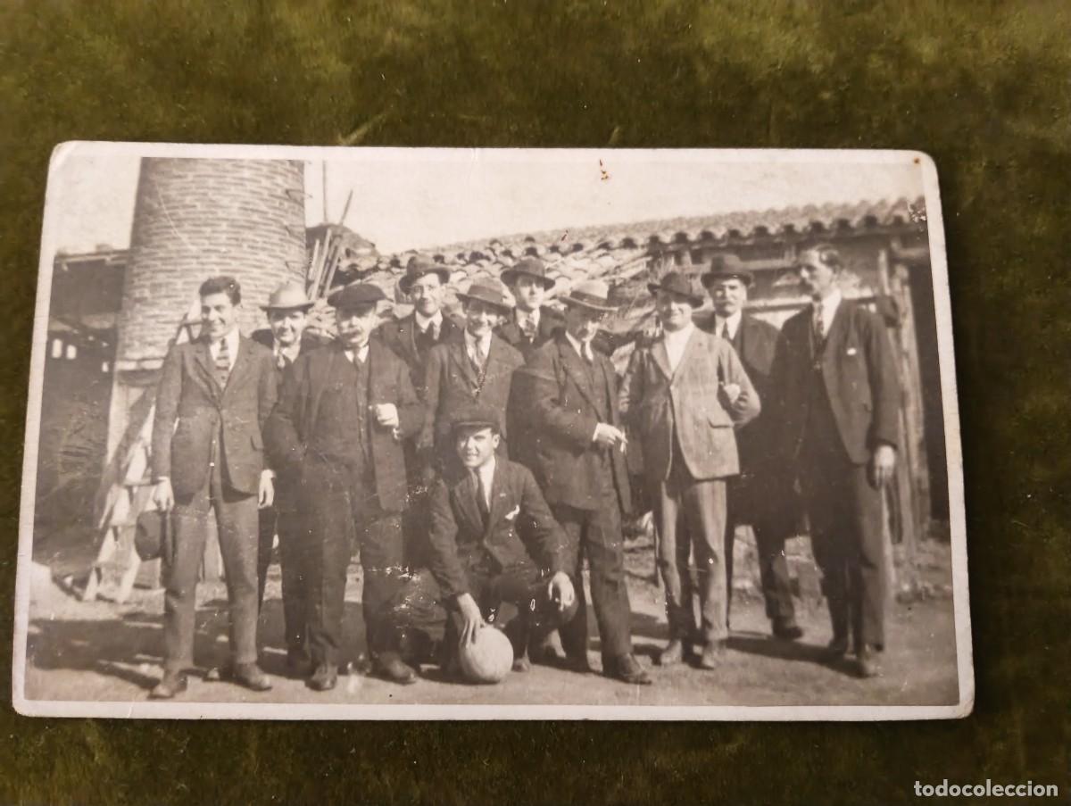 Photographie ancienne: POSTAL FOTOGRAFICA CORAL - FOTO GRUPO DE CABALLEROS EN LA COTONERA DE ALCIRA - A&Ntilde;OS 20/30