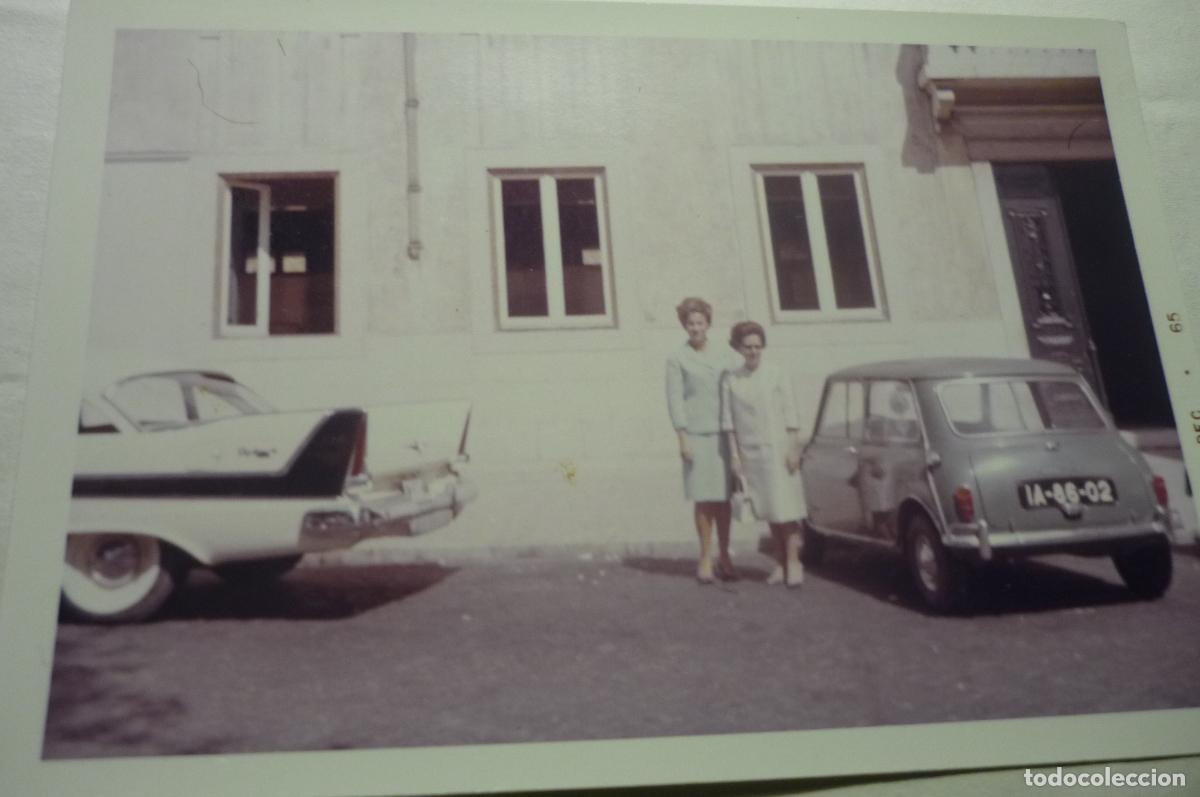 Alte Fotografie: fotografia kodacolor mujeres junto a coches cm