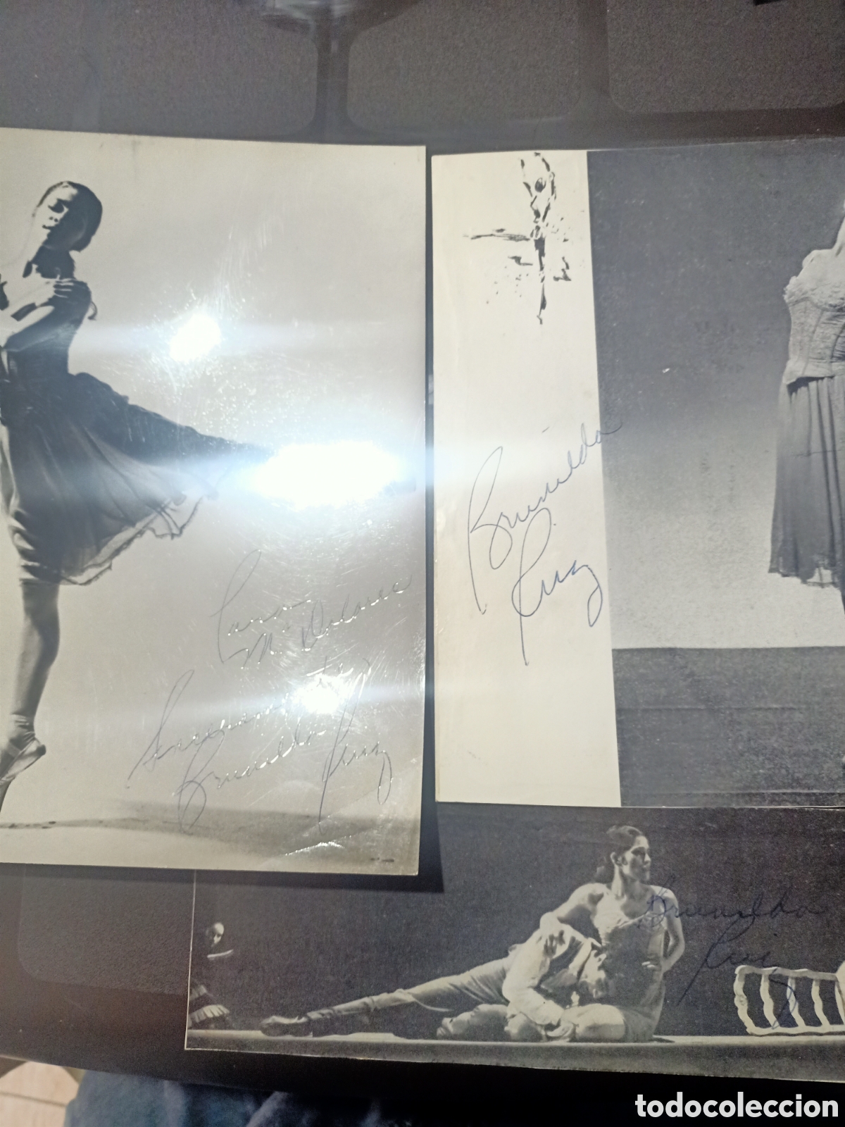 Fotograf&iacute;a antigua: BRUNILDA RUIZ (1937&ndash;2019), con dedicatoria y firma aut&oacute;grafa de pu&ntilde;o y letra en tinta.