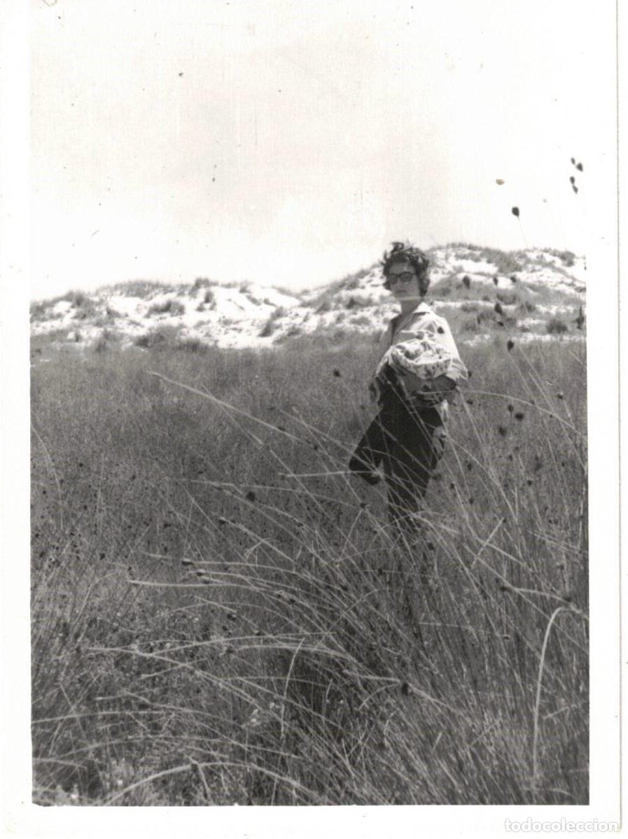 Fotograf&iacute;a antigua: :::: H275 - FOTOGRAFIA - SE&Ntilde;ORA EN EL CAMPO