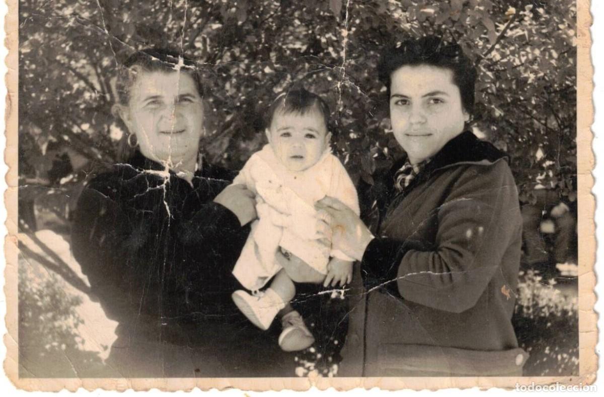 Fotograf&iacute;a antigua: :::: H288 - FOTOGRAFIA - DOS SE&Ntilde;ORAS CON UN BEB&Eacute;