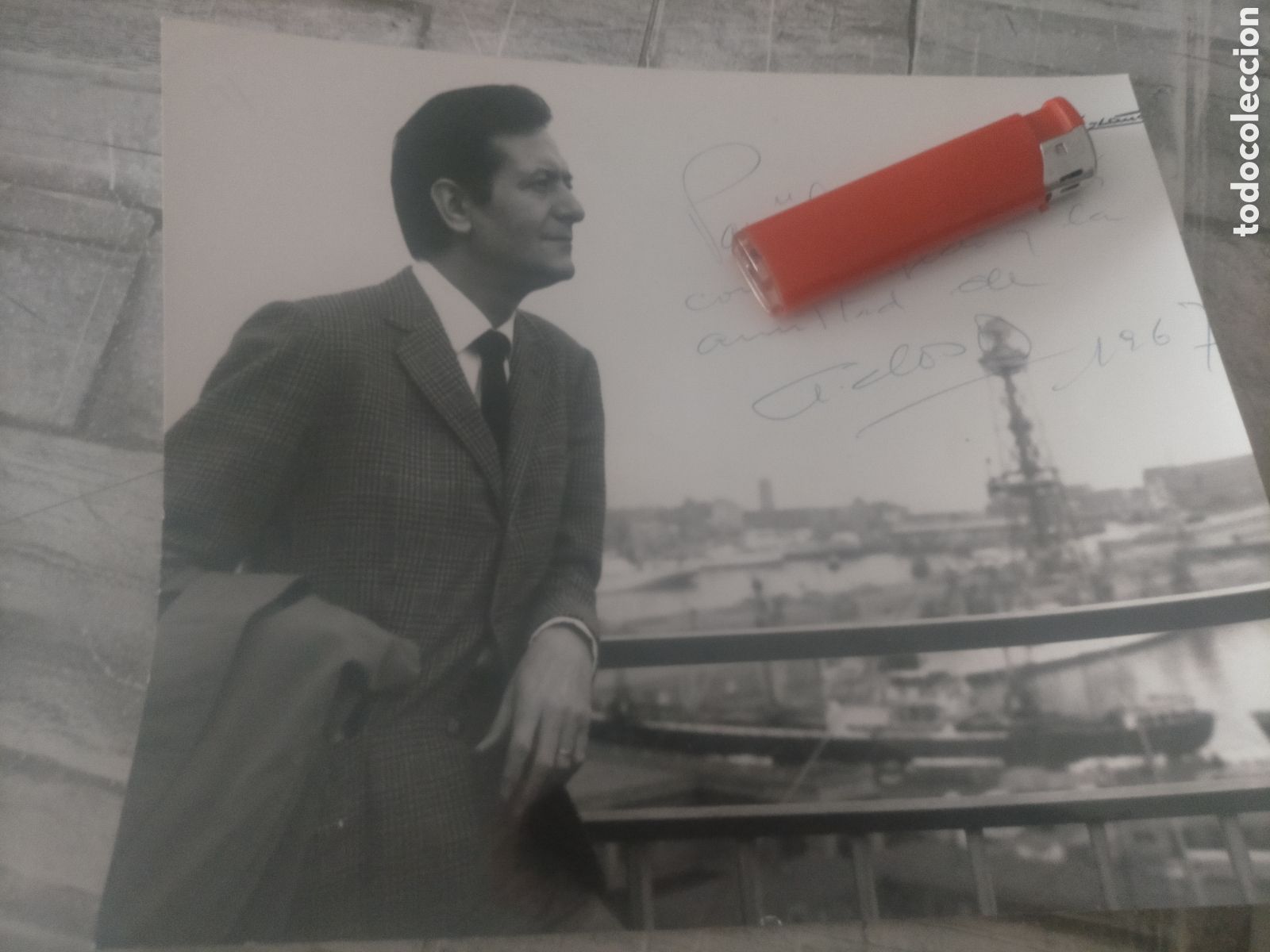 Fotograf&iacute;a antigua: Retrato Original de Adolfo Su&aacute;rez con Firma y Dedicatoria