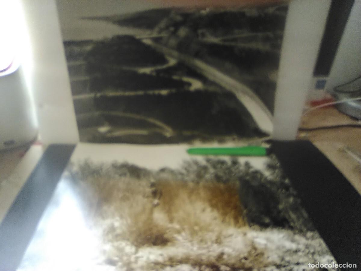 Fotograf&iacute;a antigua: DOS FOTOGRAFIAS CREO DE UN PANTANO A&Ntilde;OS 60 MEDIDA 24X30