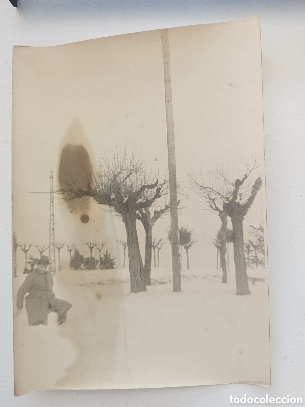 Antique Photography: ​FOTO ANTIGUA PAISAJE NEVADO - Janer1926 - HOMBRE CON SOMBRERO probablemente Catalunya