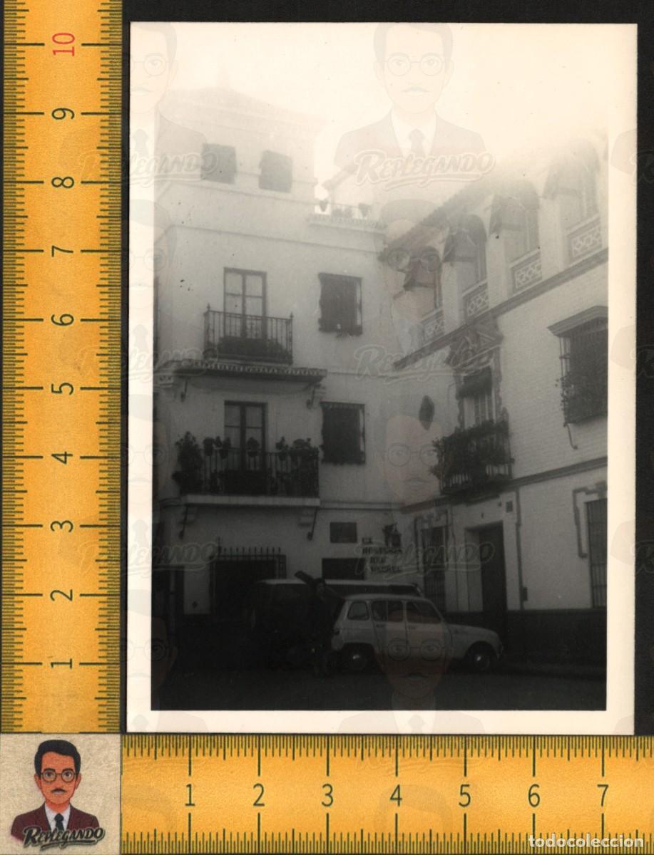Fotograf&iacute;a antigua: SEVILLA HOSTER&Iacute;A DEL LAUREL - PLAZA LOS VENERABLES - COCHE RENAULT 4 LATAS - FOTO ANTIGUA A&Ntilde;OS 60