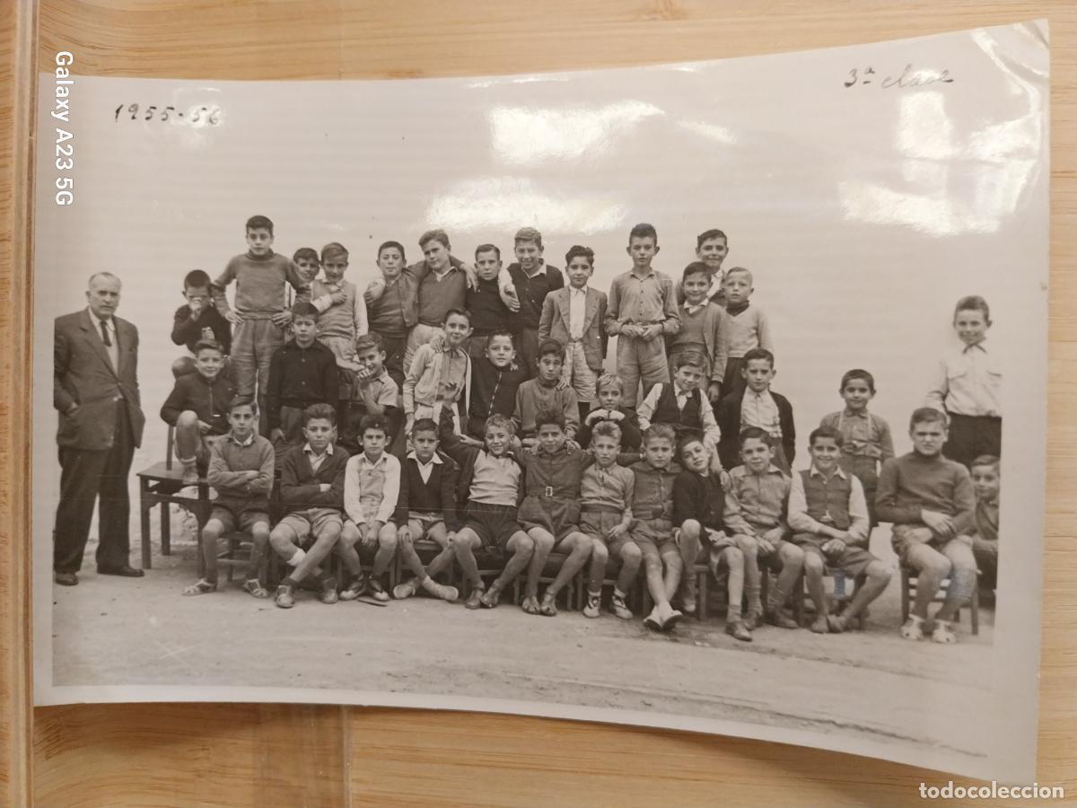 Fotograf&iacute;a antigua: MAESTR0 CON NI&Ntilde;OS FOTO PARTICULAR DE GRUPO MUY IMAGEN 18X12CMS A&Ntilde;O 1955