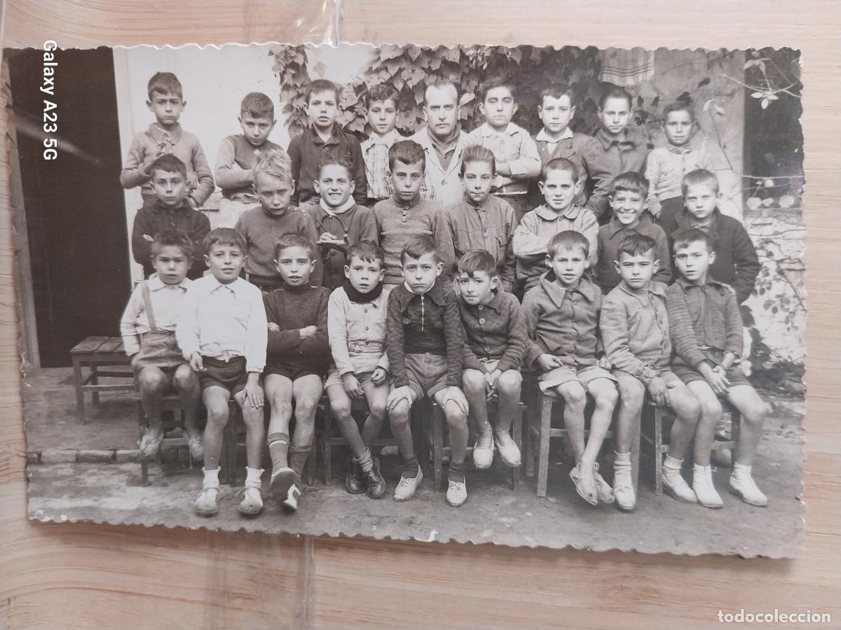 Fotograf&iacute;a antigua: MAESTRO CON NI&Ntilde;OS COLEGIO FOTO PARTICULAR DE GRUPO MUY IMAGEN 14X8.7CMS A&Ntilde;OS 50