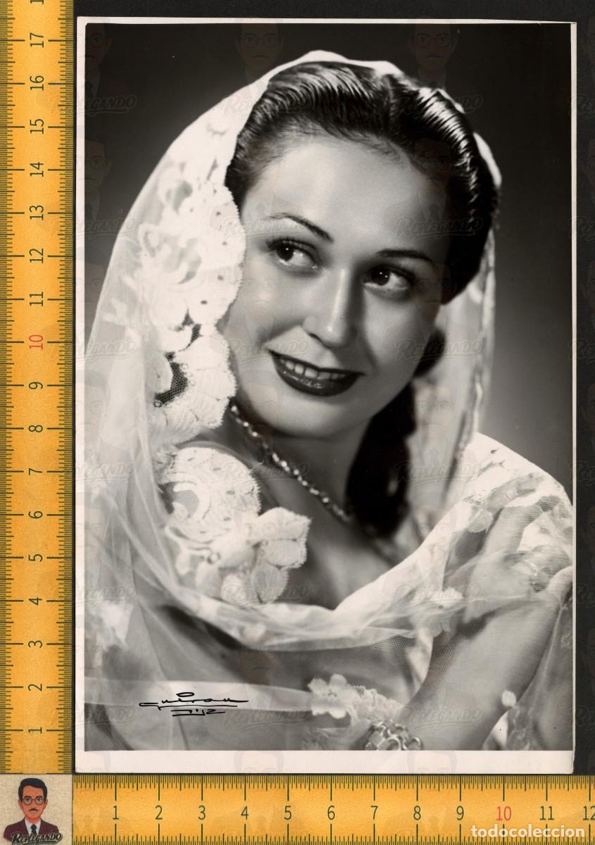 Fotograf&iacute;a antigua: RETRATO MUJER GUAPA SONRISA MANTILLA ENCAJE PEINADO ELEGANTE - FOTOGRAF&Iacute;A ANTIGUA ESTUDIO A&Ntilde;OS 40/50