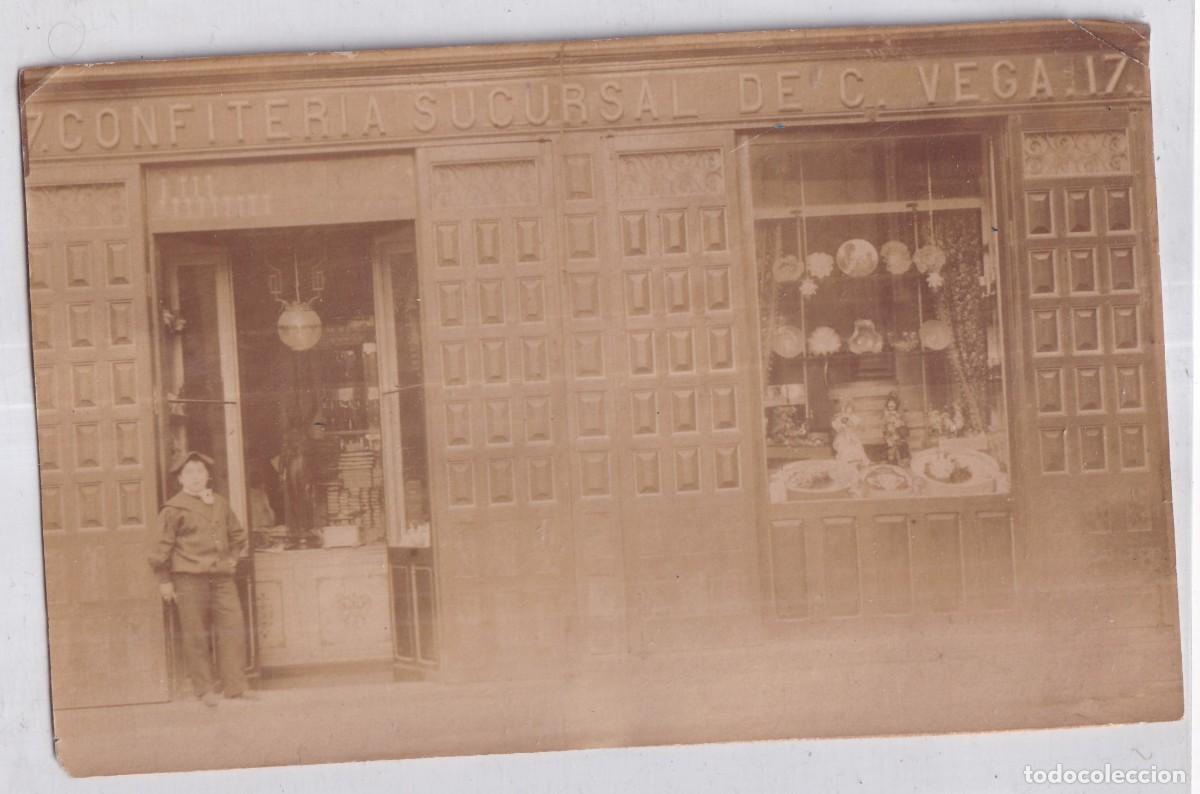 Fotograf&iacute;a antigua: Fotograf&iacute;a antigua escaparate y tienda Confiter&iacute;a sucursal de C Vega. Serrano 17 Madrid