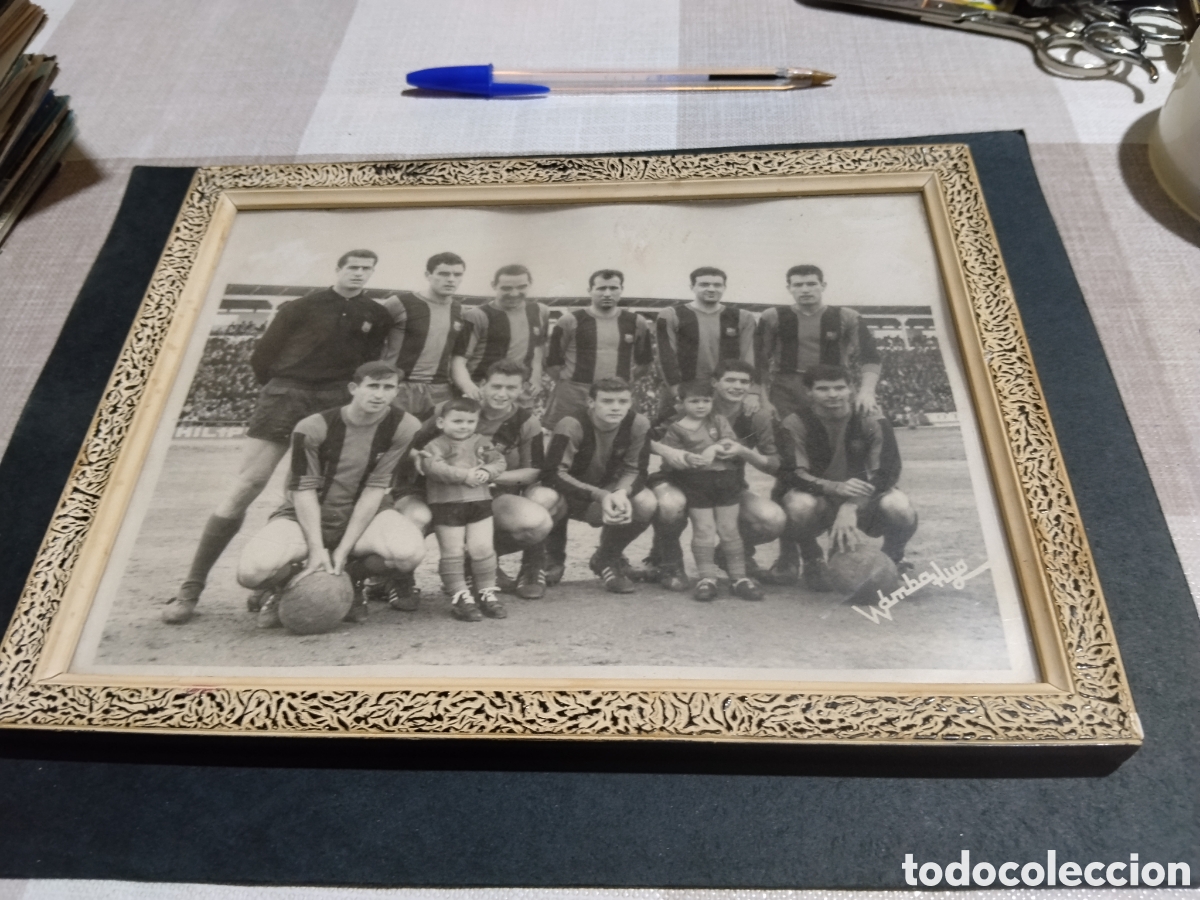 Fotograf&iacute;a antigua: Fotograf&iacute;a FC Barcelona a&ntilde;os 60 detr&aacute;s nombre de los jugadores