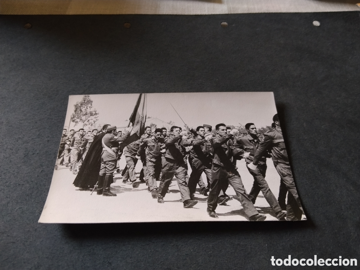 Fotograf&iacute;a antigua: Fotograf&iacute;a soldados Jura de Bandera 1964