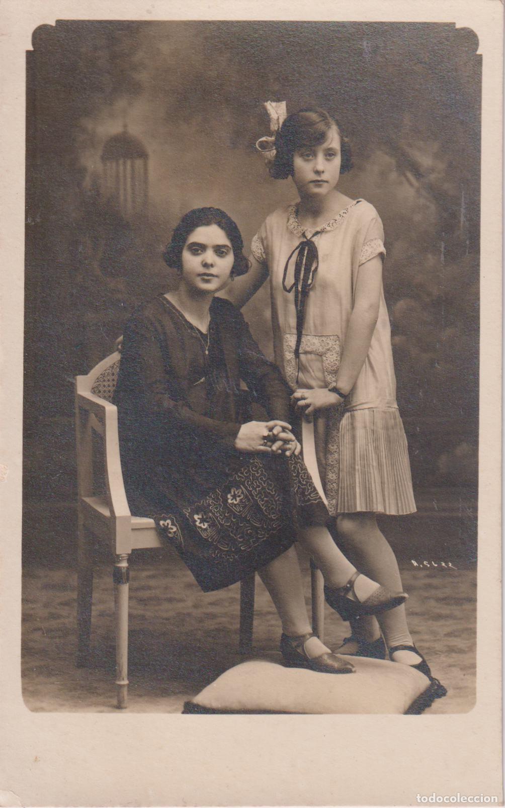 Fotograf&iacute;a antigua: RETRATO FOTOGR&Aacute;FICO ANTIGUO DE ESTUDIO - DOS MUJERES JOVENES A&Ntilde;OS 20