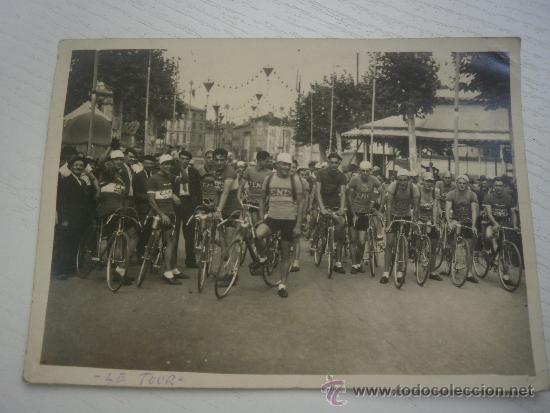 Coleccionismo deportivo: FOTOGRAFIA DE CARRERA CICLISTA - SALIDA - A&Ntilde;OS 40/50 - CICLISMO