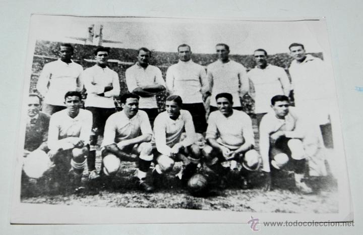 Sammelleidenschaft Sport: FOTOGRAFIA DE LA SELECCION DE FUTBOL DE URUGUAY EN 1930, MIDE 17,7 X 12,7 CMS.