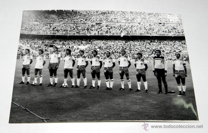 Sammelleidenschaft Sport: FOTOGRAFIA DE LA SELECCION DE FUTBOL DE INGLATERRA, ESPA&Ntilde;A 0 INGLATERRA 0 COPA DELMUNDO, MIDE 17,8 X