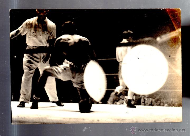 Collectionnisme sportif: FOTOGRAFIA. CUBA. BOXEO. GALVANI DE RODILLA CONTRA CASTILLO. 15 X 10CM.