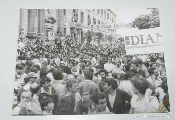 Coleccionismo deportivo: FOTOGRAFIA DE CICLISMO, VUELTA A ESPA&Ntilde;A A&Ntilde;OS 80, MIDE 24 X 17,5 CMS.