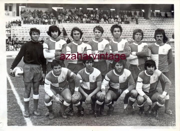 Collectionnisme sportif: RARISIMA FOTOGRAFIA DE LA SELECCION DE FUTBOL ANDALUZA JUVENIL, A&Ntilde;OS 70,198X150MM