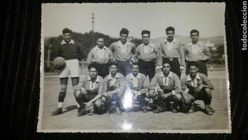Coleccionismo deportivo: ANTIGUA FOTO EQUIPO DE FUTBOL 18X12cm