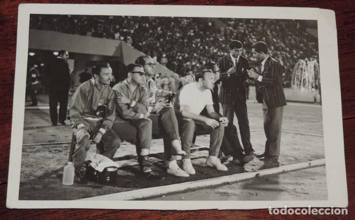 Sammelleidenschaft Sport: FOTOGRAFIA DE EQUIPO TECNICO DE LA SELECCION ESPA&Ntilde;OLA DE FUTBOL POSIBLEMENTE EN LAS OLIMPIADAS DE TO