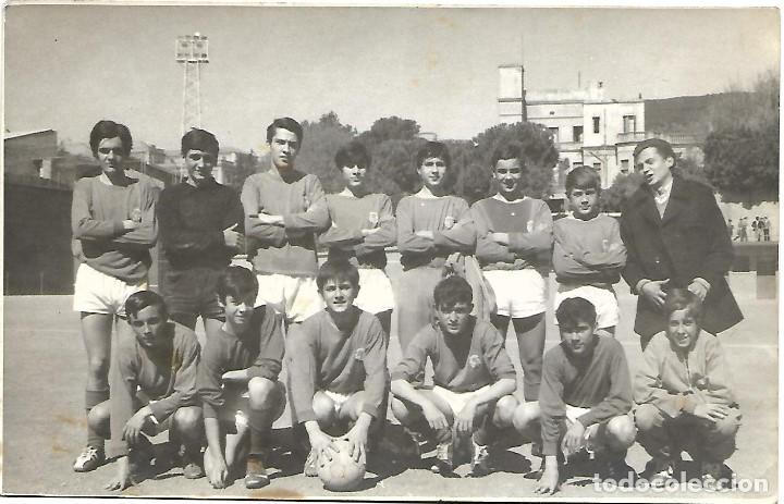 Coleccionismo deportivo: FOTOGRAFIA DE UN EQUIPO JUVENIL DE FUTBOL, ( BARCINO), DE 1970. FIRMAS EN EL REVERSO.