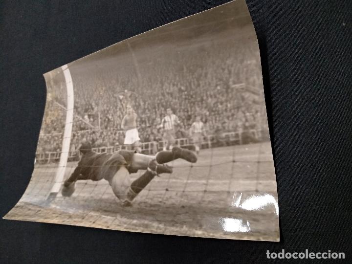 Sports collectibles: FOTOGRAFIA ORIGINAL - JUGADA DEL PARTIDO R.C.D. ESPA&Ntilde;OL - CELTA DE VIGO