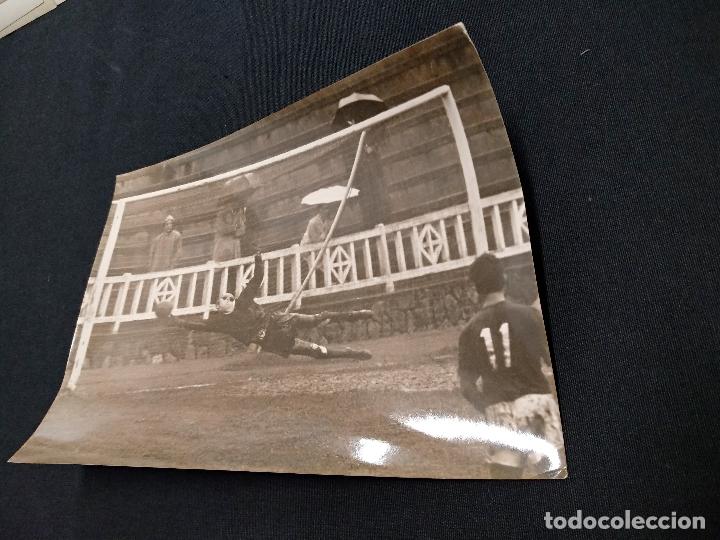 Sports collectibles: FOTOGRAFIA ORIGINAL - JUGADA DE UN PARTIDO