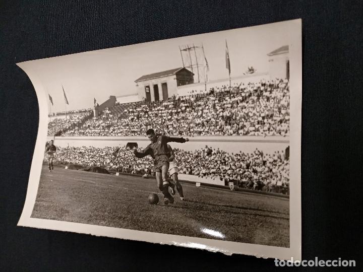 Sports collectibles: FOTOGRAFIA ORIGINAL - JUEGOS DEL MEDITERRANEO 1955 - PARTIDO ESPA&Ntilde;A - FRANCIA