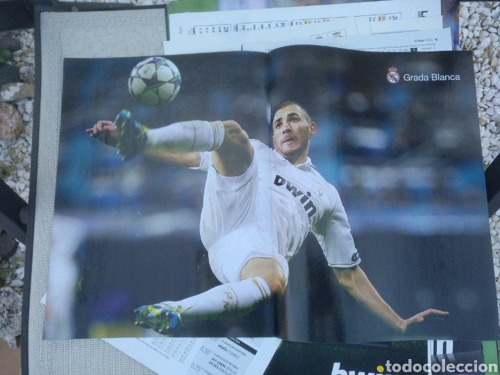 Coleccionismo deportivo: Real madrid poster Benzema - Foto 1