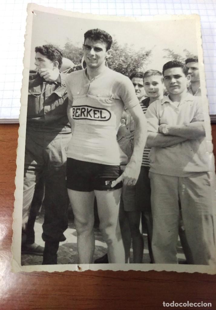 Coleccionismo deportivo: Fotografia original ciclismo ciclista por determinar equipo Berkel Espa&ntilde;a a&ntilde;os 50. bicicleta