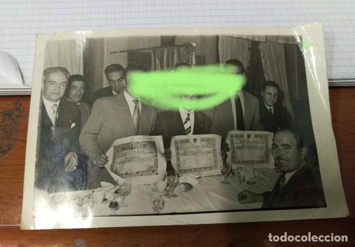 Coleccionismo deportivo: Fotografia ciclismo club ciclista Iberia, entrega diplomas: Jos&eacute; Escolano, Mostajo y Corrales