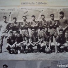 Coleccionismo deportivo: (F-191190)LOTE DE 79 FOTOGRAFIAS CATEGORIAS INFERIORES C.F.BARCELONA - 1956-57 A 1976-77