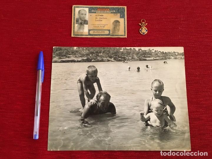 Coleccionismo deportivo: F177 FOTO FOTOGRAFIA ORIGINAL DE PRENSA DI STEFANO CON SU FAMILIA REAL MADRID ESPANYOL
