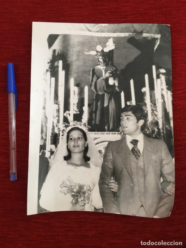 Coleccionismo deportivo: F193 FOTO FOTOGRAFIA ORIGINAL DE PRENSA BODA DE GORDILLO REAL BETIS (26-3-1979)CRISTO DE LOS GITANOS