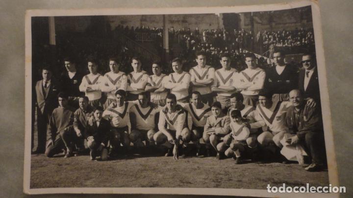 Coleccionismo deportivo: ANTIGUA FOTOGRAFIA. EQUIPO FUTBOL. CLUB DEPORTIVO EUROPA. FOTO LANDA. BARCELONA A&Ntilde;OS 50?