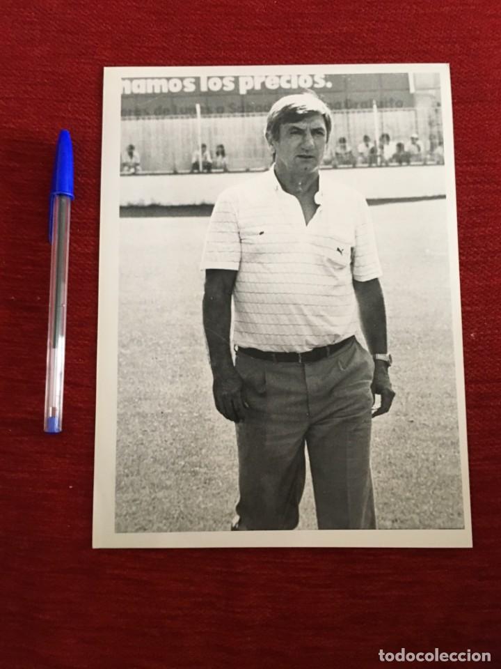 Colecionismo desportivo: F1276 FOTO FOTOGRAFIA ORIGINAL DE PRENSA ENTRENADOR HECTOR NU&Ntilde;EZ RAYO VALLECANO 1985 1987