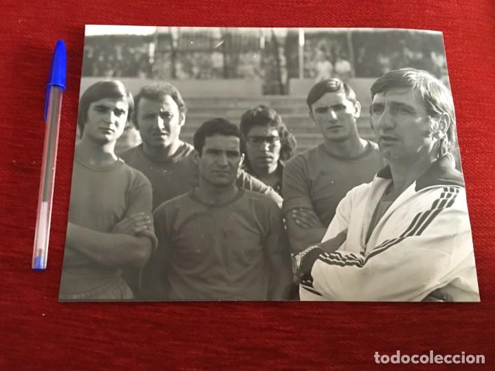 Sports collectibles: F1285 FOTO FOTOGRAFIA ORIGINAL DE PRENSA ENTRENADOR HECTOR NU&Ntilde;EZ RAYO VALLECANO 1979 1980