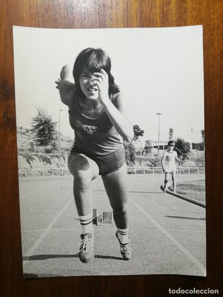 Collectionnisme sportif: Dolores Vives - Atleta - Fotograf&iacute;a profesional de prensa 1978 17,9x24,2 cm Corredora Atletismo