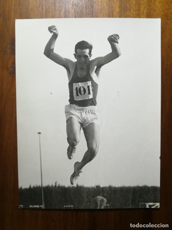 Collectionnisme sportif: Jes&uacute;s Bartolome - Atleta - Fotograf&iacute;a profesional de prensa 18,3x24,1 cm Triple Salto Atletismo