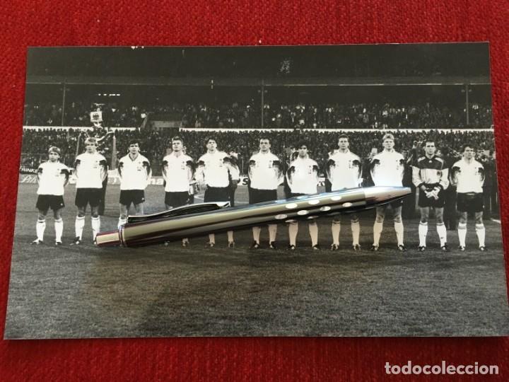 Coleccionismo deportivo: R24047 FOTO FOTOGRAFIA ORIGINAL DE PRENSA FUTBOL ALEMANIA ONCE ALINEACION (13-10-93) URUGUAY