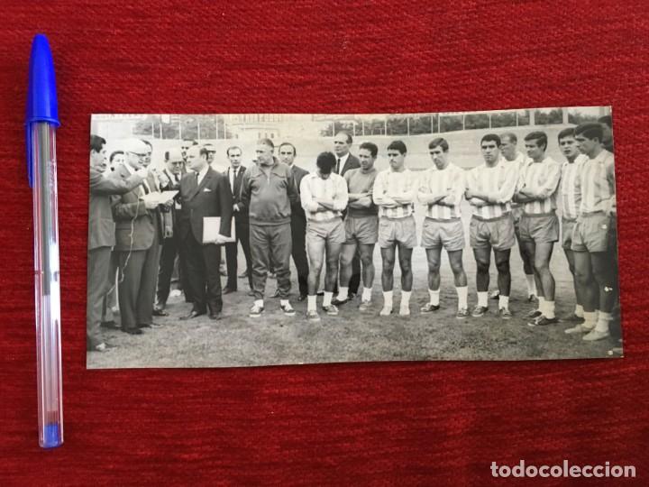 Coleccionismo deportivo: R7969 FOTO FOTOGRAFIA ORIGINAL DE PRENSA PLANTILLA ONCE ALINEACION ESPANYOL ESPA&Ntilde;OL (3-8-1966)
