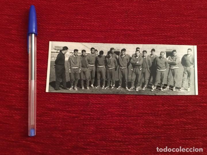 Collectionnisme sportif: R8195 FOTO FOTOGRAFIA ORIGINAL DE PRENSA PLANTILLA SELECCION ESPA&Ntilde;OLA ESPA&Ntilde;A