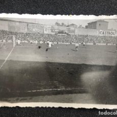 Coleccionismo deportivo: AÑO 1935. REAL MADRID - ATHLETIC BILBAO. FOTOGRAFÍA EN EL ANTIGUO CHAMARTIN. ESTADIO DE FÚTBOL. 