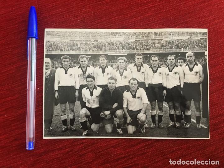 Coleccionismo deportivo: R8666 FOTO FOTOGRAFIA ORIGINAL DE PRENSA ESPA&Ntilde;A 2-2 ALEMANIA (28-12-1952) ONCE ALINEACION