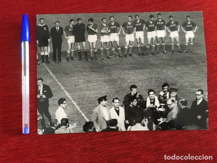 Coleccionismo deportivo: F24299 FOTO FOTOGRAFIA ORIGINAL ESPA&Ntilde;A 2-1 RUSIA URSS FINAL EUROCOPA EURO 1964 ONCE ALINEACION
