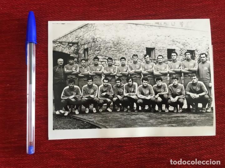 Sports collectibles: R9015 FOTO FOTOGRAFIA ORIGINAL DE PRENSA PLANTILLA VASAS DE BUDAPEST (11-8-1970)