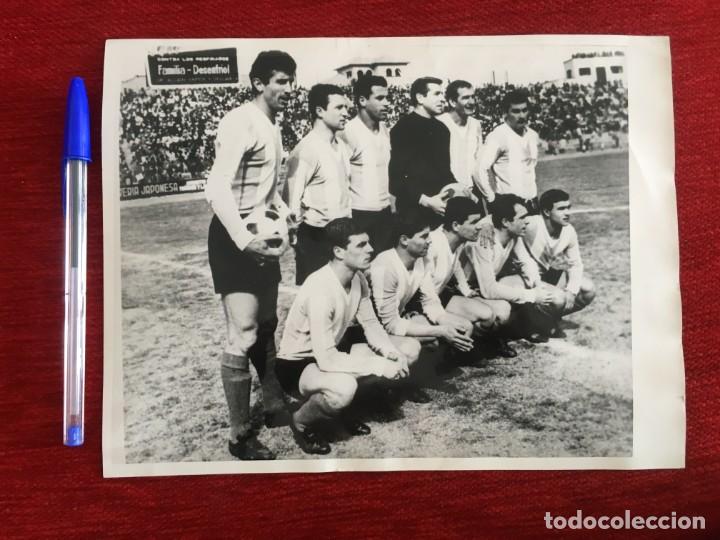 Coleccionismo deportivo: F6662 FOTO FOTOGRAFIA ORIGINAL DE PRENSA ARGENTINA ONCE ALINEACION MUNDIAL INGLATERRA 1966