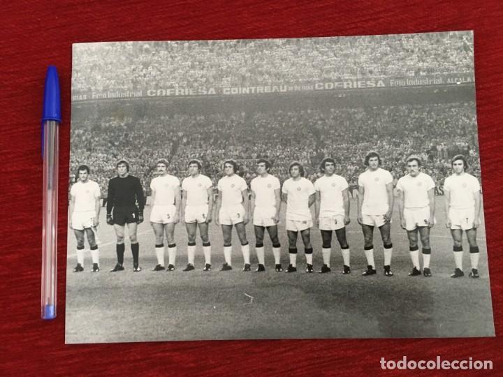 Coleccionismo deportivo: F8038 FOTO FOTOGRAFIA ORIGINAL PRENSA PARTIZAN BELGRADO EN ESPA&Ntilde;A ONCE ALINEACION
