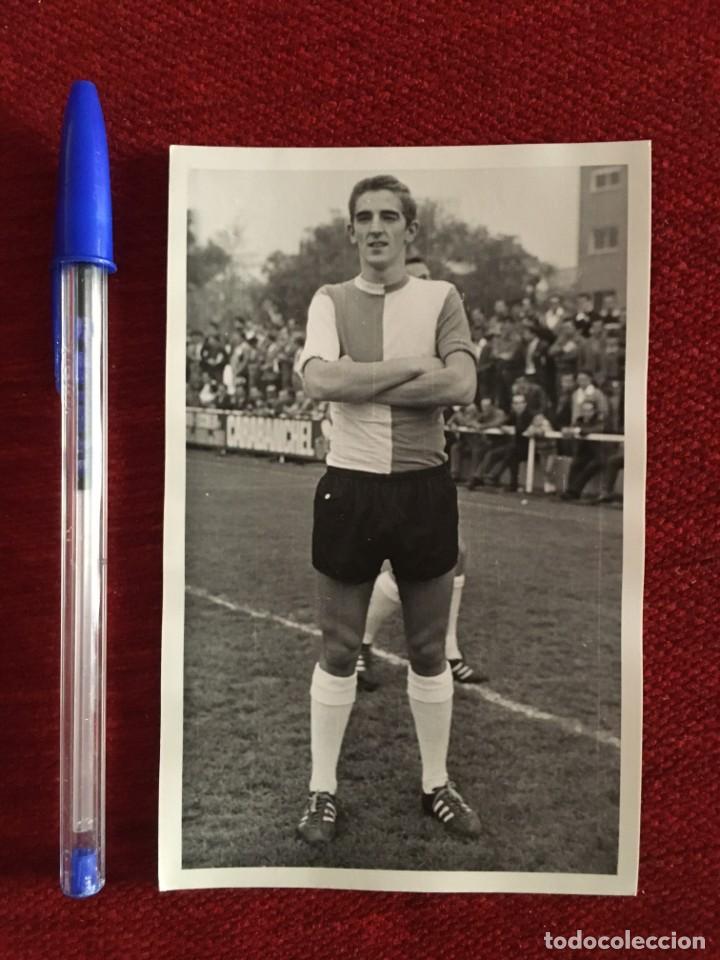 Collectionnisme sportif: R9787 FOTO FOTOGRAFIA ORIGINAL DE PRENSA JUGADOR LARRAURI CARABANCHEL